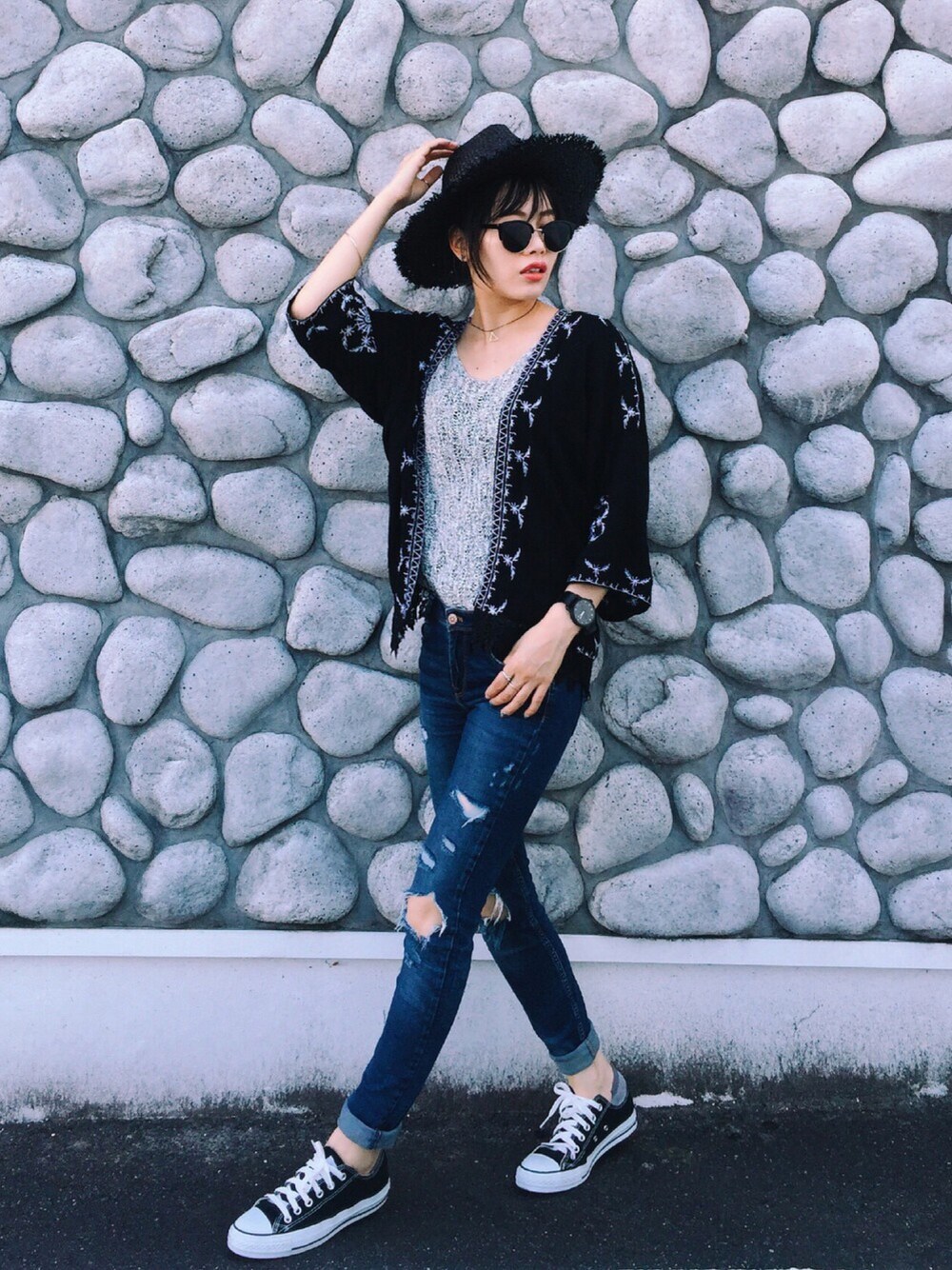 「オトナカジュアル、カジュアル、プチプラコーデ、ラフ、シンプル、kormarch、ZARA、jouetie、converse、麦わら帽子」｜「jouetieのリボン麦わらHAT（ハット、ブラック系）」を使った、T Λ Eさん（レディース・158cm）の夏コーディネートの1枚目の写真