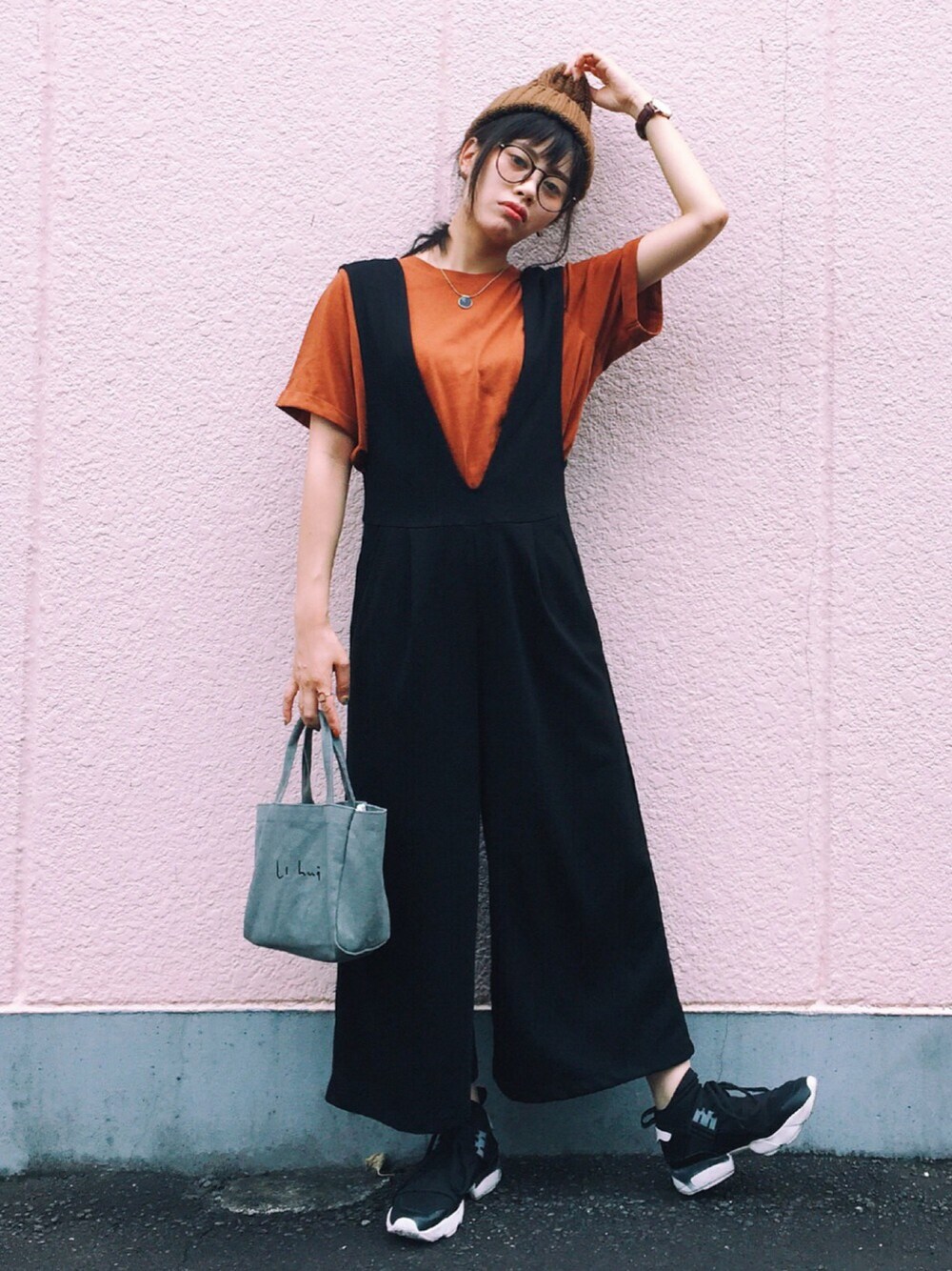 「秋のコーデ、GU、KBF、amplis、AMERI、Daniel Wellington、LIHUA、ニット、オトナカジュアル、パンツスタイル」｜「GUのアイテム（トップス、ブラウン系）」を使った、T Λ Eさん（レディース・158cm）の秋コーディネートの1枚目の写真