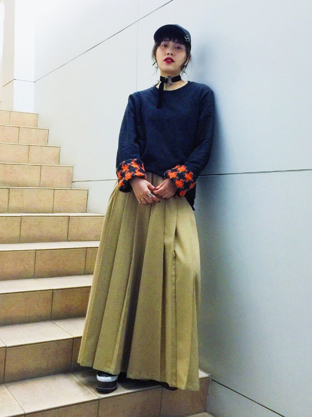 「韓国ファッション、韓国ブランド、NU PARCC、jouetie、vibrate、ROSE BUD、Accessory Jazz、リング、スカンツ、キャップ」｜「NU PARCCのFlip Wool Sweats（トップス、ブラック系）」を使った、T Λ Eさん（レディース・158cm）の秋コーディネートの1枚目の写真