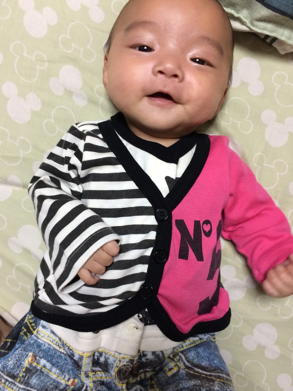 「２ヶ月、女の子、おでかけ、ゴキゲン」｜「nissenのアイテム（ロンパース、ホワイト系）」を使った、terac.amiさん（キッズ・60cm）の秋コーディネートの1枚目の写真
