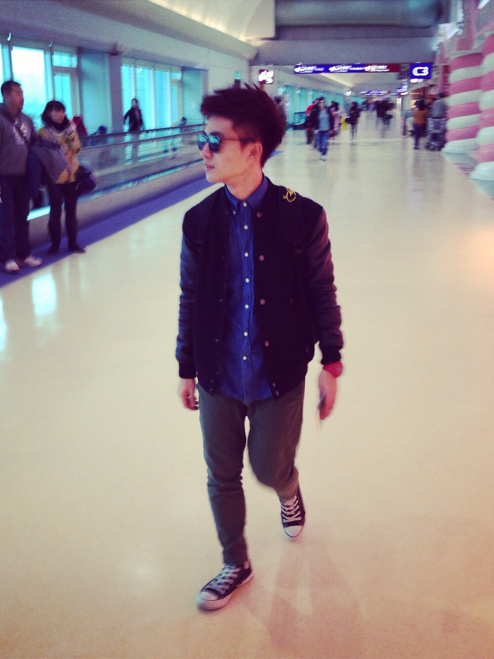 「airport、edhardy、ZARA、UNIQLO、converse、G-SHOCK、50%」｜「UNIQLOのアイテム（シャツ/ブラウス、ブルー系）」を使った、Ritchieさん（メンズ・160cm）の秋コーディネートの1枚目の写真