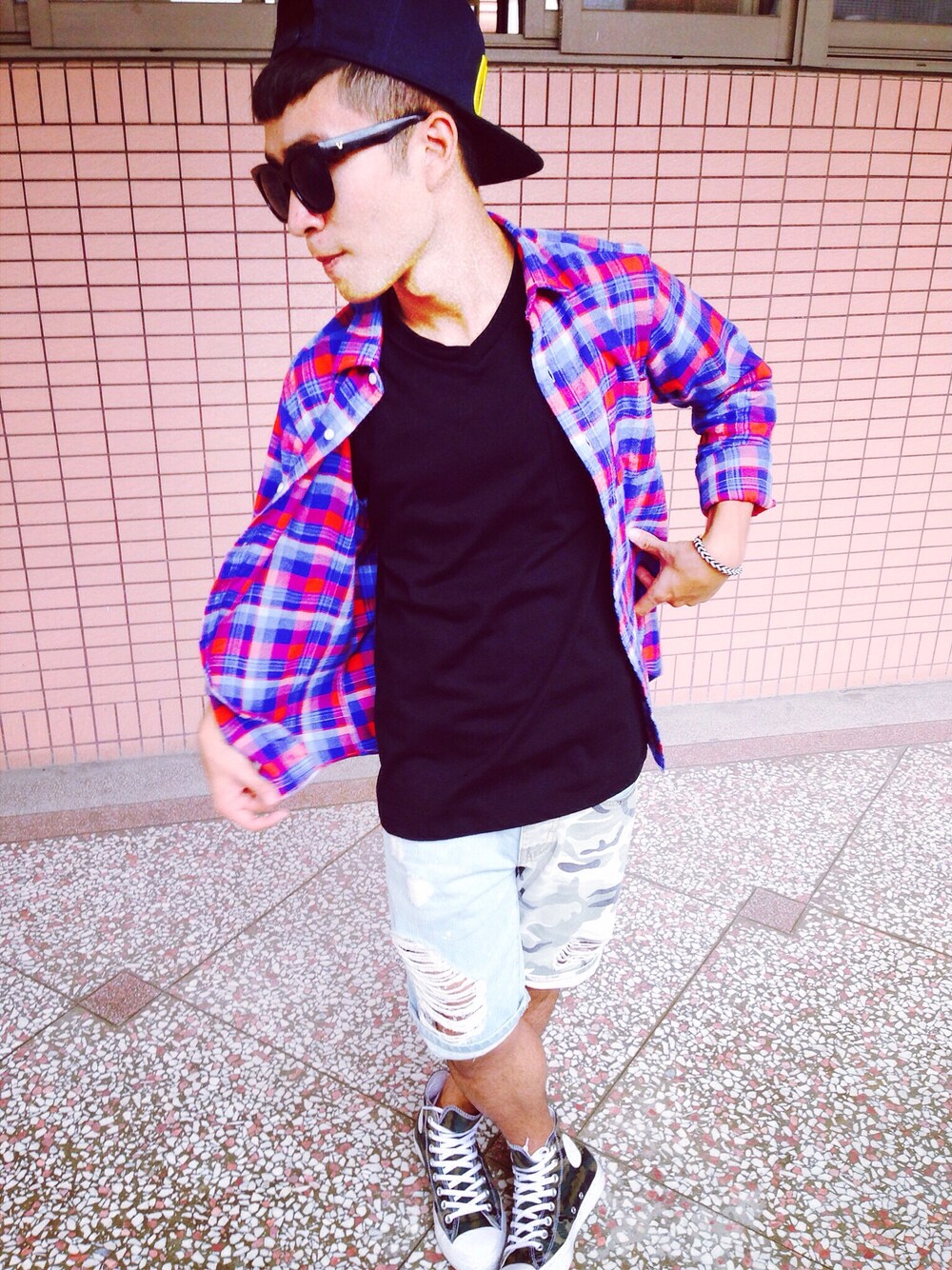 「school、boy、格紋、shirts、converse、GU、smile」｜「GUのアイテム（シャツ/ブラウス、ブルー系）」を使った、Ritchieさん（メンズ・160cm）の秋コーディネートの1枚目の写真