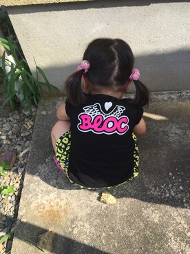 「BLOC（ブロック）のアイテム（トップス）」を使った、梅田崇映さん（メンズ・180cm）の夏コーディネート
