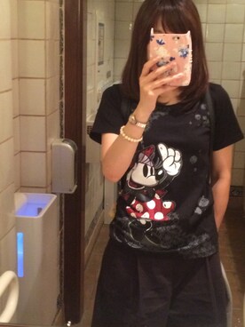 「Disney（ディズニー）のアイテム（Tシャツ/カットソー、ブラック系）」を使った、tanaさん（レディース・160cm）の秋コーディネート
