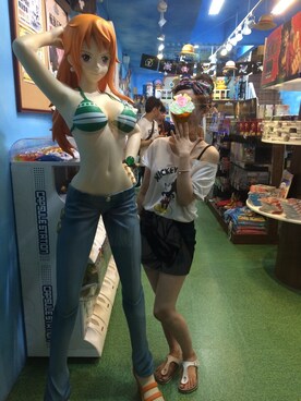 「BIRKENSTOCK（ビルケンシュトック）のアイテム（サンダル、ホワイト系）」を使った、維維さん（レディース・165cm）の秋コーディネート