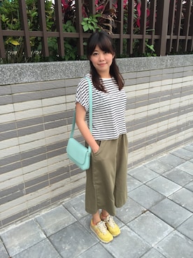 「OZOC（オゾック）のアイテム（チノパンツ）」を使った、李涼涼さん（レディース・153cm）の春コーディネート