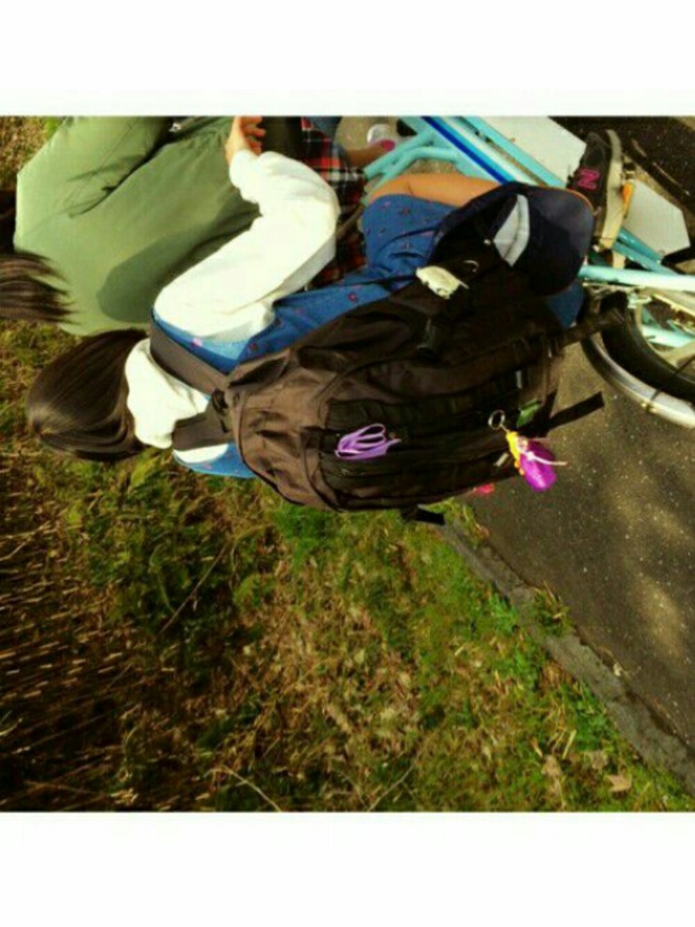 「公園、自転車スタイル、古着MIX」｜「usedのアイテム（バックパック/リュック、ブラック系）」を使った、もかさん（レディース・160cm）の秋コーディネートの1枚目の写真