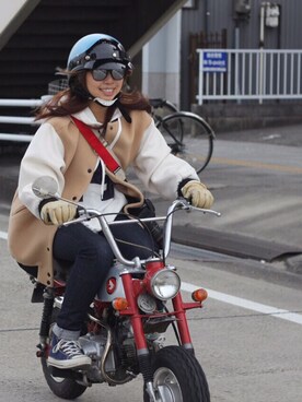 スタジャンを使った「バイク」のレディース人気ファッション