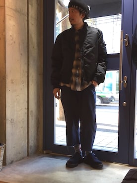 「カットオフ」｜「アイテム（ミリタリージャケット）」を使った、BENCH AT THE GREENEさん（メンズ・173cm）の冬コーディネート