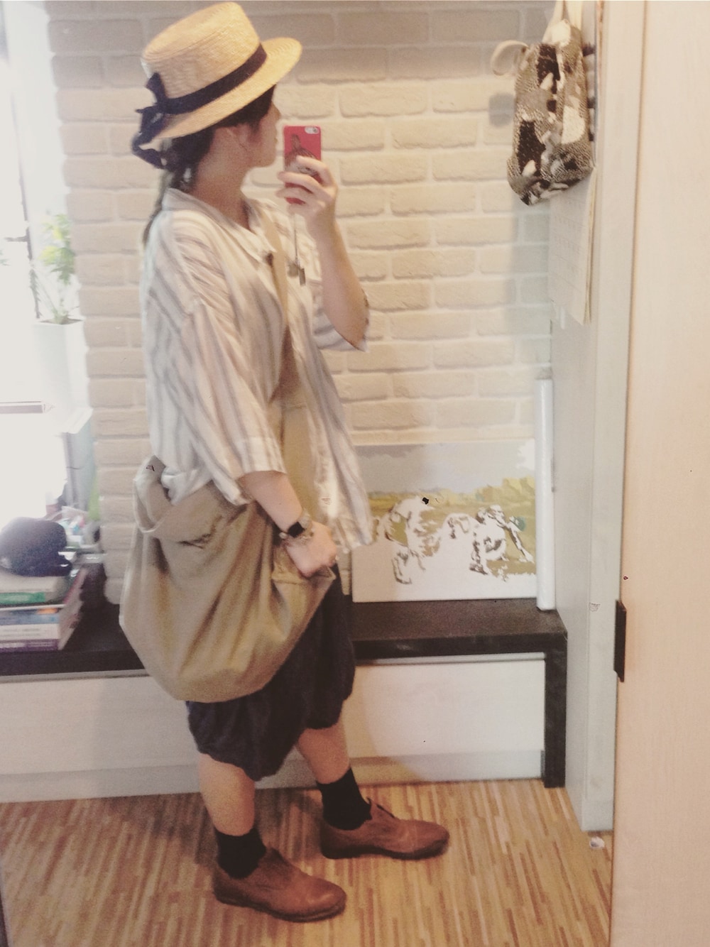 「veritecoeur、nest robe、秋コーデ、シャツスタイル、URBAN RESEARCH DOORS、ナチュラルスタイル、麦わら帽子、ピエロパンツ、ストライプシャツ」｜「VeritecoeurのVC-1298 テンセルラミーブラウス（シャツ/ブラウス、ホワイト系）」を使った、mikaさん（レディース・169cm）の夏コーディネートの1枚目の写真