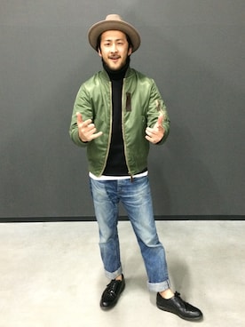 「黒タートルネック」｜「アイテム（ミリタリージャケット）」を使った、まつたつさん（メンズ・171cm）の冬コーディネート