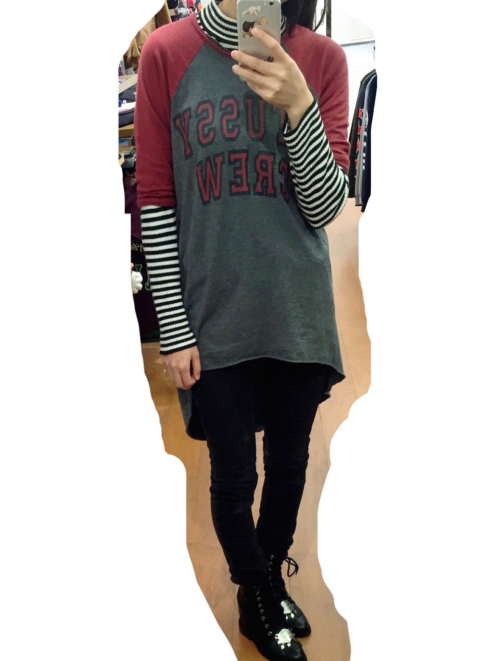 「stussy women、stussy、stussywomen、ワンピース×デニム、ハイネック」｜「Stussy WomenのStussy Crew Long Raglan Dress（ワンピース、レッド系）」を使った、HANAさん（レディース・158cm）の秋コーディネートの1枚目の写真