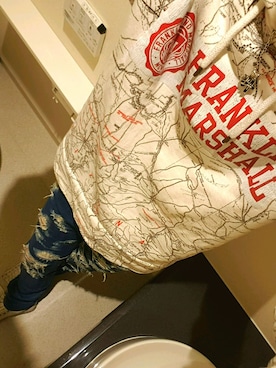 「WVM（ダブルヴイエム）のアイテム（デニムパンツ）」を使った、tatsuyakitanoさん（メンズ・180cm）の冬コーディネート