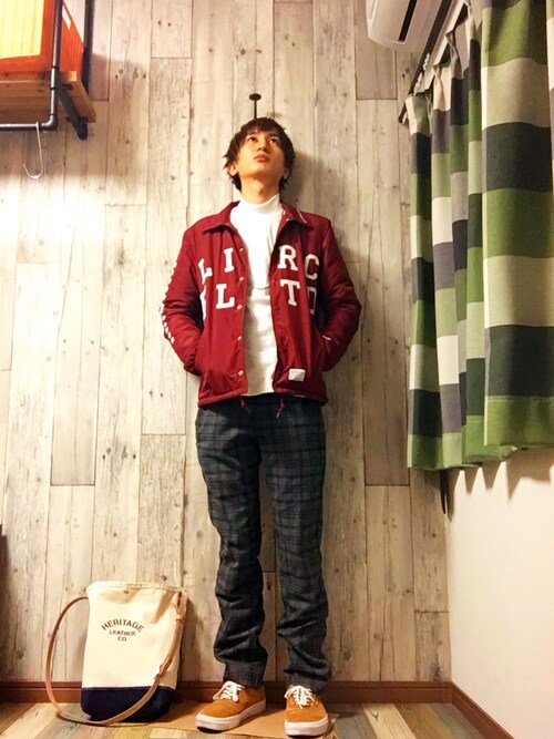 Daniel Wellington ダニエルウェリントン のショルダーバッグを使ったメンズ人気ファッションコーディネート Sciaky