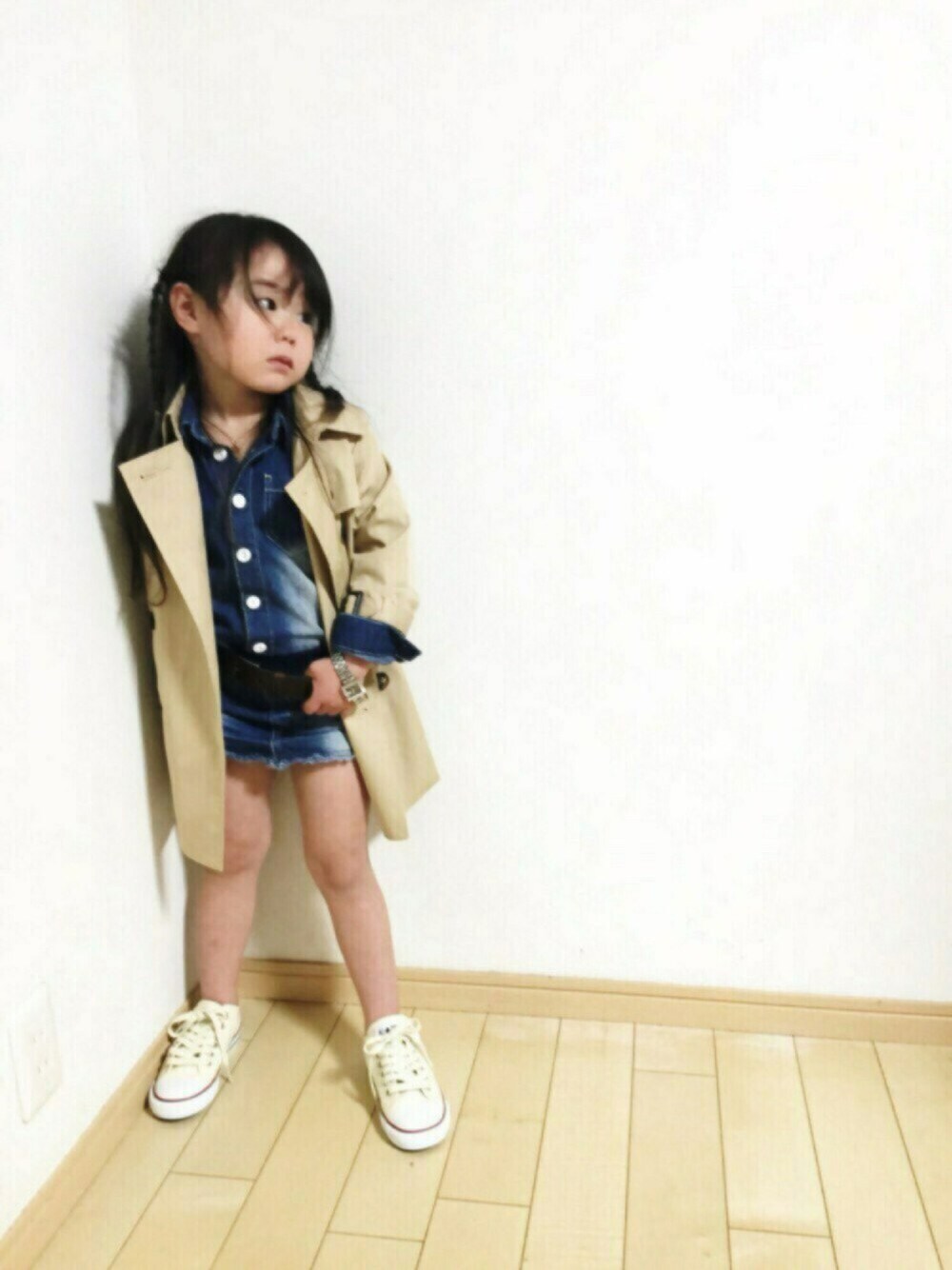 「キッズファッション、おんなのこ、トレンチフェス☆、デニムオンデニム、コンバース、4歳、デニムシャツ、デニムスカート、春コーデ」｜「BOBSONのアイテム（シャツ/ブラウス、ブルー系）」を使った、ma☺︎caさん（キッズ・100cm）の冬コーディネートの1枚目の写真