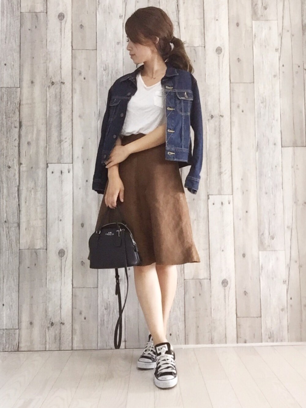 「シンプルスタイル、ゆるコーデ、秋のコーデ、オトナカジュアル、休日スタイル、コンバース、ジージャン、GU、Gジャン」｜「BEAUTY&YOUTH UNITED ARROWSのBY LEE デニムジャケット（デニムジャケット、ブルー系）」を使った、mayさん（レディース・158cm）の秋コーディネートの1枚目の写真