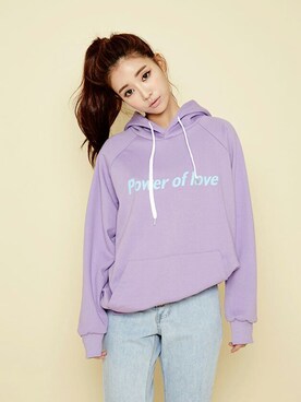 「chuu（チュー）のアイテム（パーカー）」を使った、chuuさん（レディース・164cm）の冬コーディネート