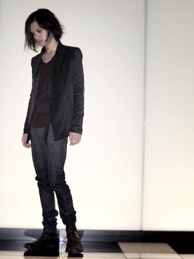 「DEVOA（デヴォア）のアイテム」を使った、Jin Uchidaさん（メンズ・180cm）の秋コーディネート