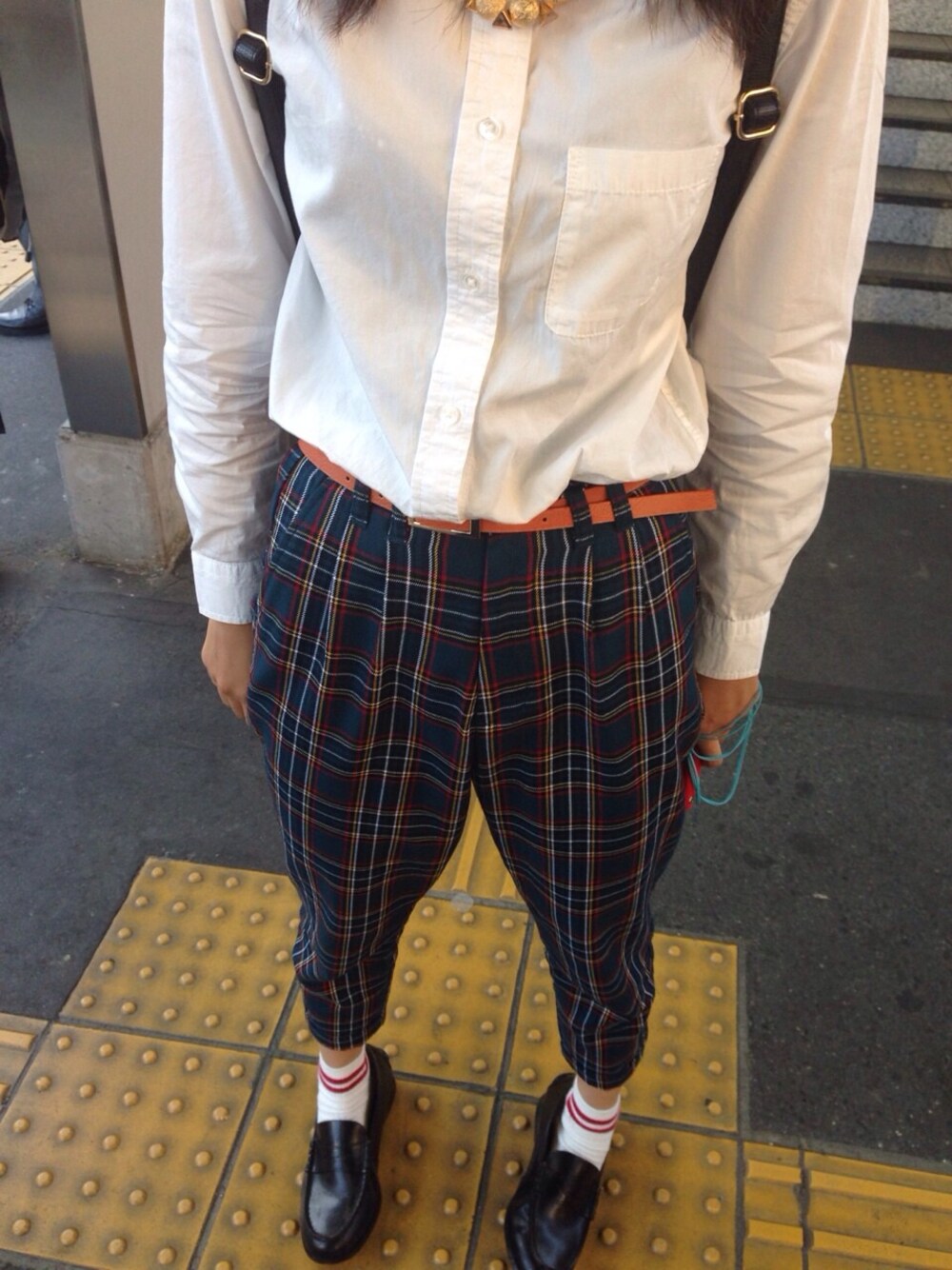 「GUのアイテム（その他パンツ、グリーン系）」を使った、りばーさん（レディース・163cm）の秋コーディネートの1枚目の写真