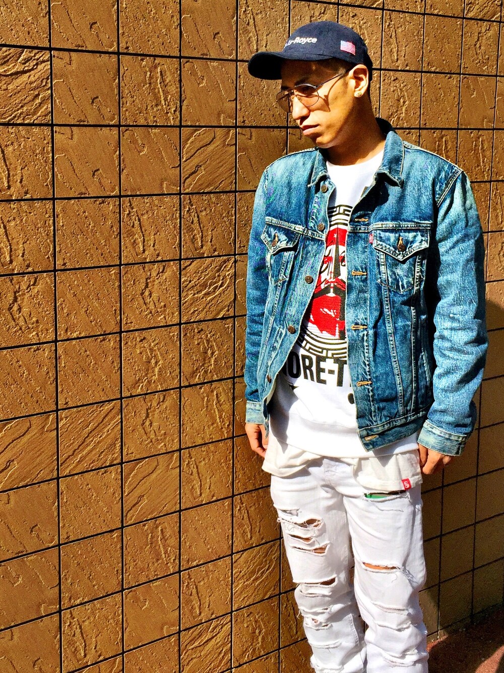 「aside_ae、supreme、Levi's、RR、vintage、FILA」｜「ASIDEのÆ BENZ SW（スウェット、ホワイト系）」を使った、ISAMCLOSERさん（メンズ・175cm）の秋コーディネートの1枚目の写真