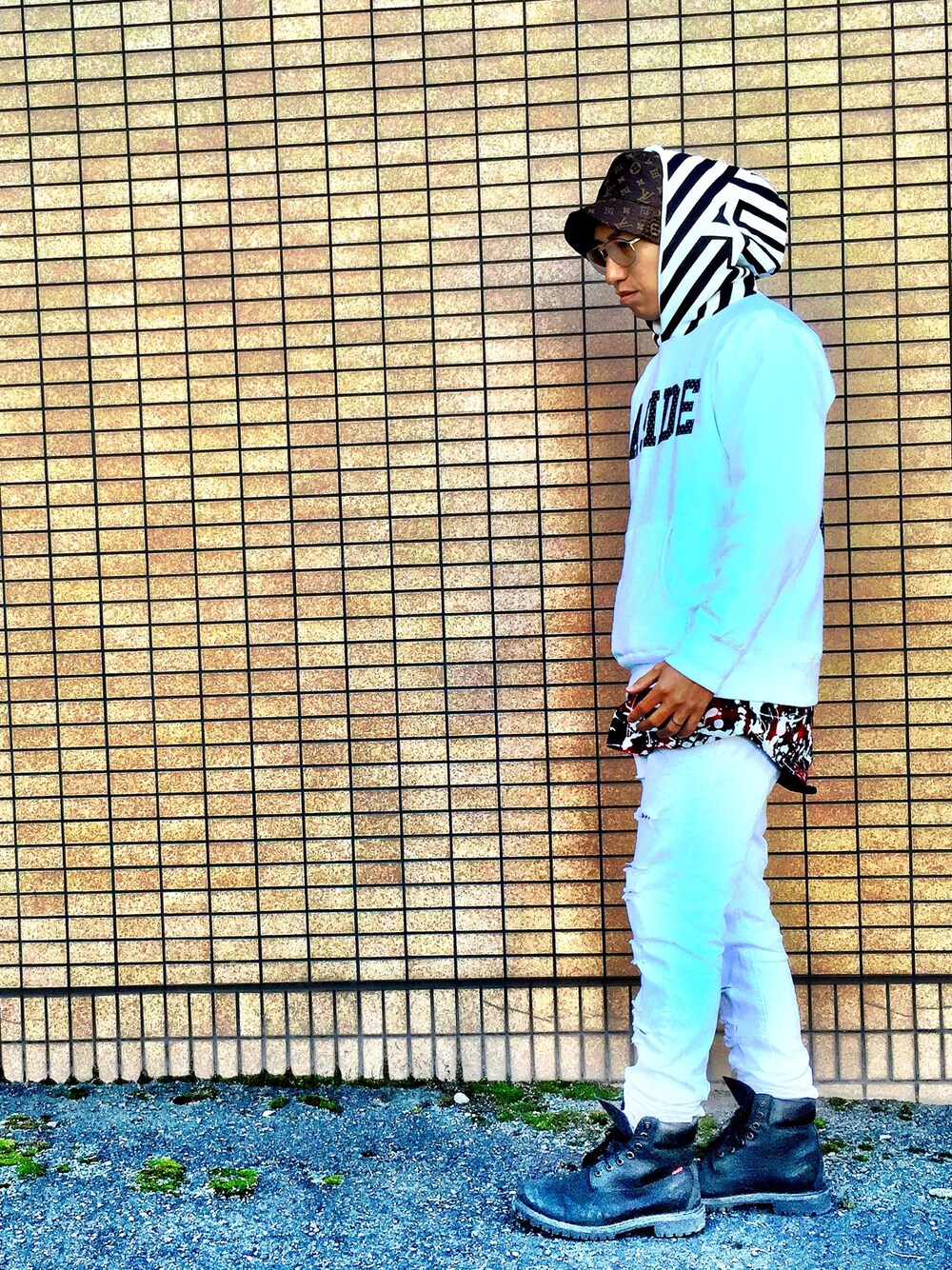 「aside_ae、LV、Timberland、supreme、FILA」｜「ASIDEのÆ BORDER HOODY（パーカー、ホワイト系）」を使った、ISAMCLOSERさん（メンズ・175cm）の秋コーディネートの1枚目の写真