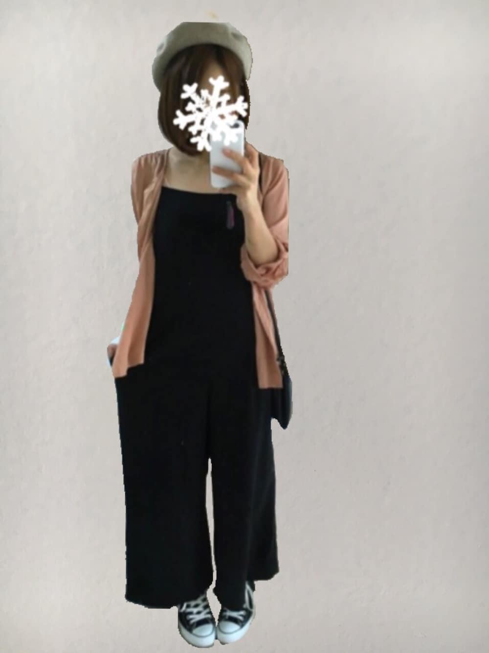 「サロペット、オールインワン、ベレー帽、GU、コンバース」｜「CONVERSEのアイテム（スニーカー、ブラック系）」を使った、po.po☺︎さん（レディース・158cm）の秋コーディネートの1枚目の写真