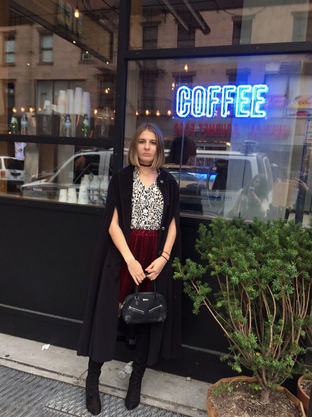 「ootd、outfit、streetstyle、fashion、fashion blogger、STYLE」｜「American Apparelのアイテム（スカート、レッド系）」を使った、toriさん（レディース・175cm）の秋コーディネートの1枚目の写真