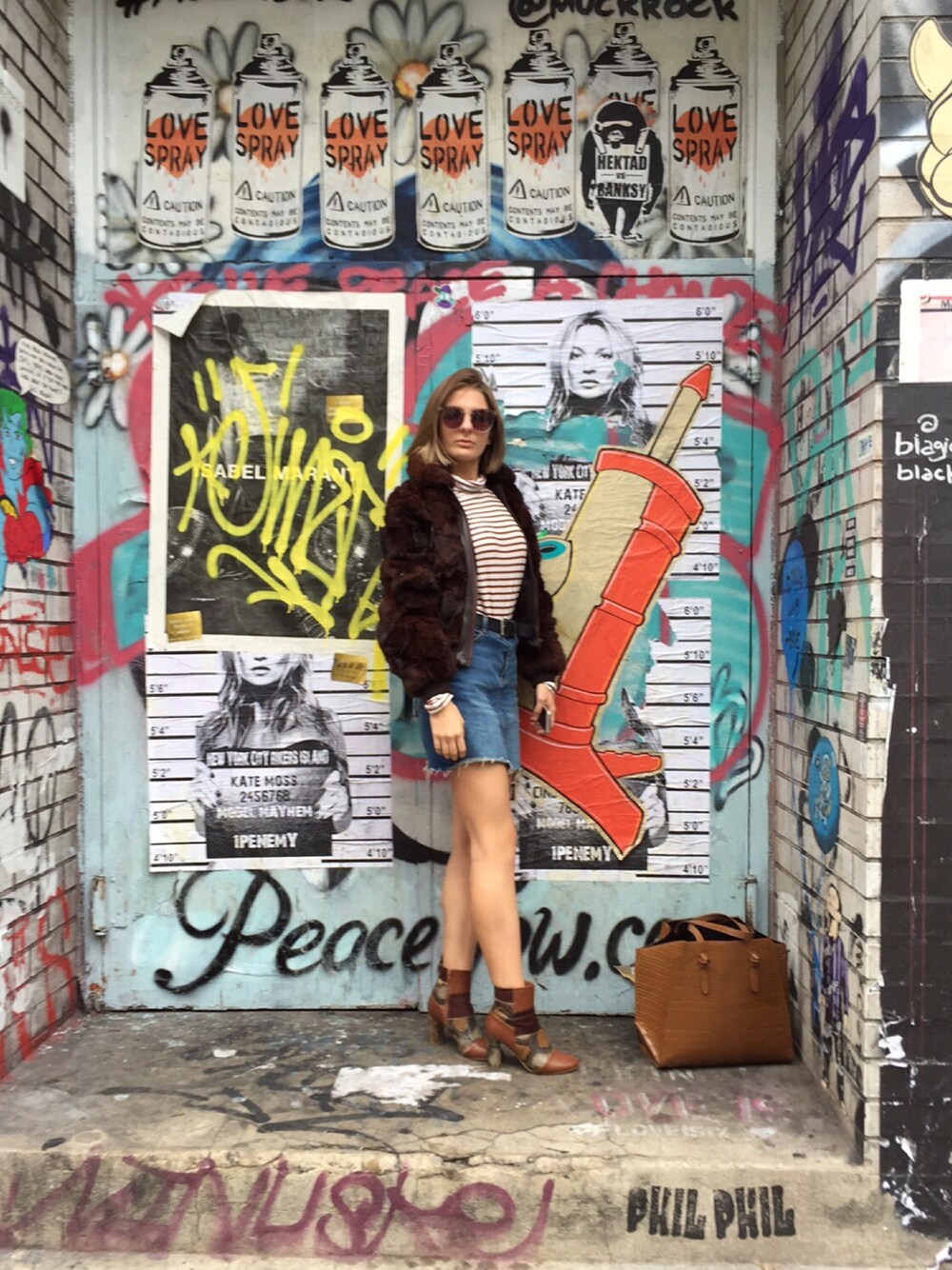 「boots、ootd、outfit、denim、casual、streetstyle、summer、fashion、fall、stripe」｜「asosのアイテム（ブーティ、その他）」を使った、toriさん（レディース・175cm）の秋コーディネートの1枚目の写真