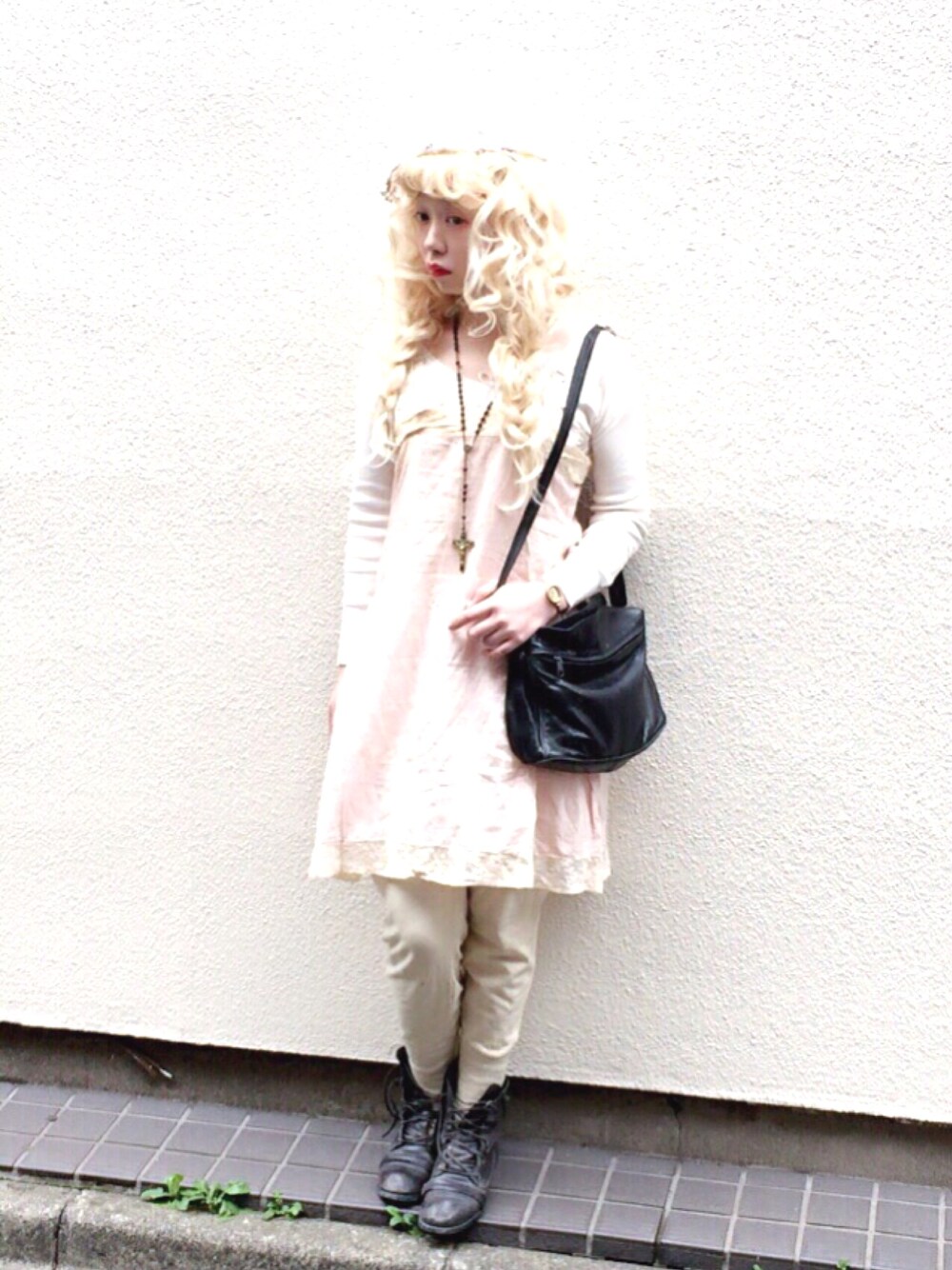 「Anutrof、VINTAGE、antique、lace」｜「Anutrofのアイテム（アクセサリー、ゴールド系）」を使った、やや。さん（レディース・160cm）の春コーディネートの1枚目の写真