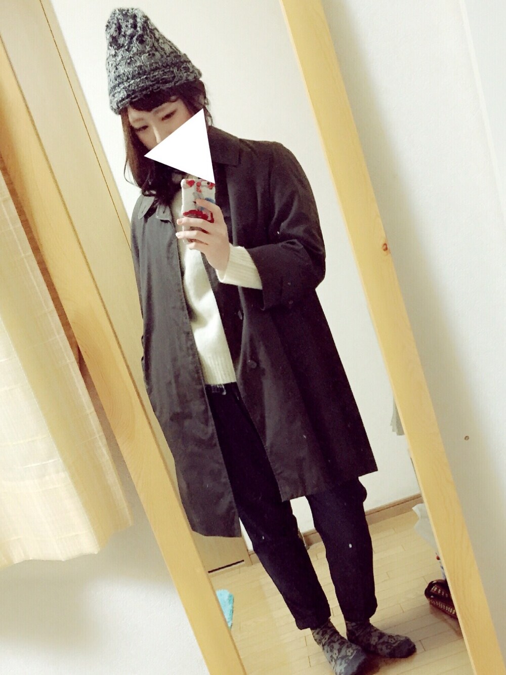 ブラウン系のその他アウター、その他の本、その他の本を着用したレディースの秋コーディネートの1枚目の写真