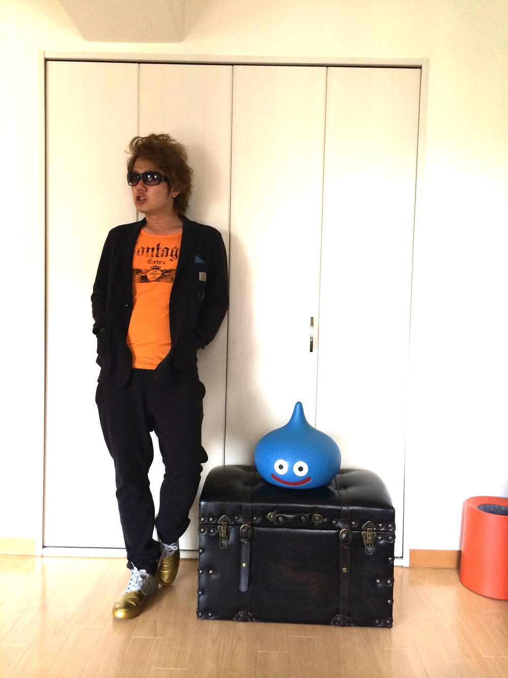 「セットアップ、バーンアウト、ミハラヤスヒロ(MIHARAYASUHIRO)、プーマ、初挑戦アイテム、スライム」｜「BURNOUTのtee（Tシャツ/カットソー、オレンジ系）」を使った、ラクガキヤのマコさん（メンズ・168cm）の春コーディネートの1枚目の写真