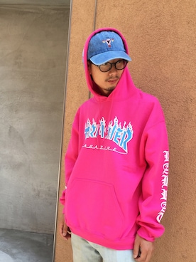 「LABRAT（ラブラット）のアイテム（帽子）」を使った、DJ OGANIKさん（メンズ・178cm）の夏コーディネート