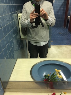 「アイテム（ボディバッグ/ウエストポーチ、グリーン系）」を使った、Kimura Tomoakiさん（メンズ・180cm）の春コーディネート