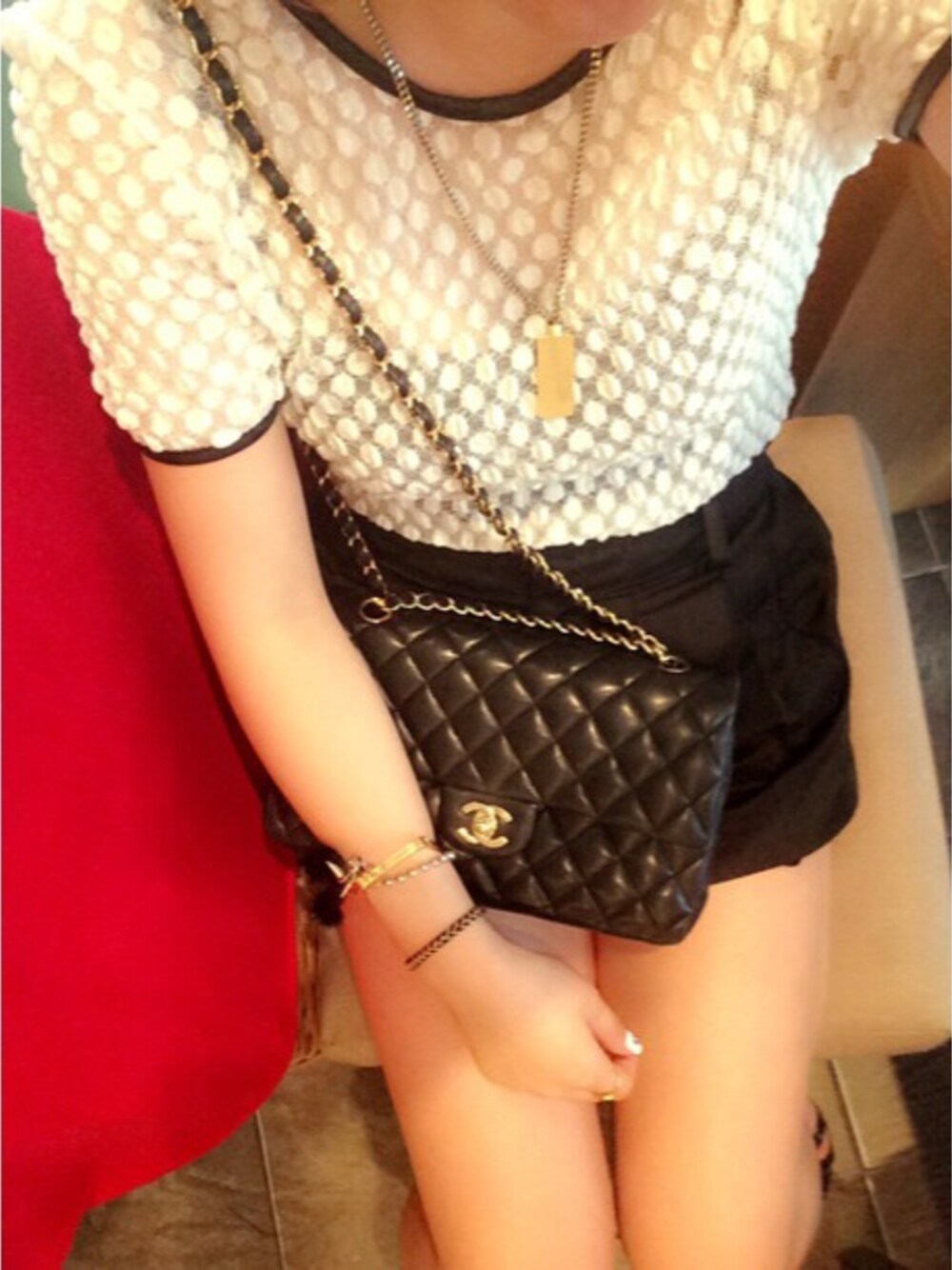 「CHANELのアイテム（ハンドバッグ、ブラック系）」を使った、앨さん（レディース・162cm）の夏コーディネートの1枚目の写真
