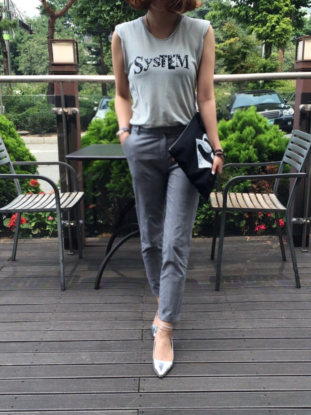 「SYSTEMのアイテム（Tシャツ/カットソー、グレー系）」を使った、앨さん（レディース・162cm）の夏コーディネートの1枚目の写真