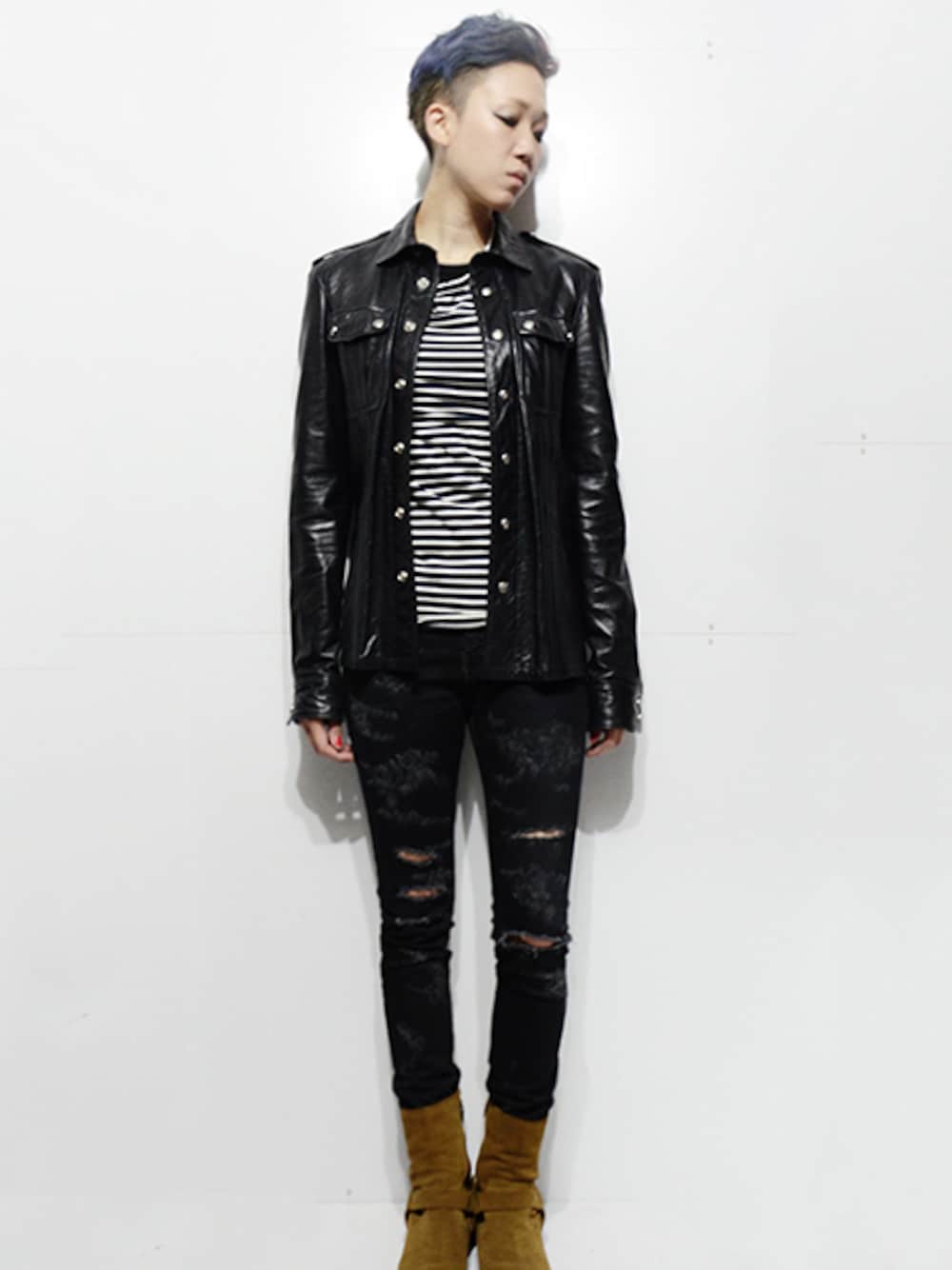 「ブーツ、ボーダー、レザージャケット、BALMAIN、スキニーデニム、ダメージデニムパンツ、saint laurent paris、レザーシャツ」｜「BALMAINのBALMAIN HOMME[12AWラムレザーシャツジャケット}（その他アウター、ブラック系）」を使った、DOLLARさん（メンズ・178cm）の春コーディネートの1枚目の写真