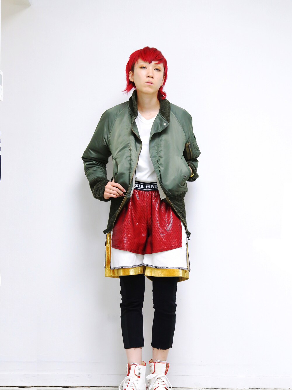 「スニーカー、ミリタリー、ショートパンツ、ショーツ、マルジェラ、ルブタン、Martin Margiela、Christian Louboutin、NASIR MAZHAR、ナジールマザー」｜「NASIR MAZHARのNASIR MAZHARナジールマザー[14AW THREE RAYER SHORTS/レイヤードショートパンツ/ショーツ/44]美品（その他パンツ、レッド系）」を使った、DOLLARさん（メンズ・178cm）の秋コーディネートの1枚目の写真