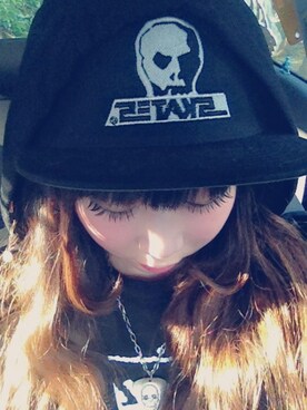 「SKULL SKATES（スカルスケーツ）のアイテム（キャップ、ブラック系）」を使った、みくぴすさん（レディース・159cm）の春コーディネート