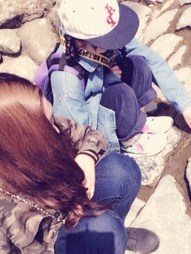 「NEW BALANCE（ニューバランス）のx-girl × NEW BALANCE（スニーカー、グレー系）」を使った、みくぴすさん（レディース・159cm）の春コーディネート