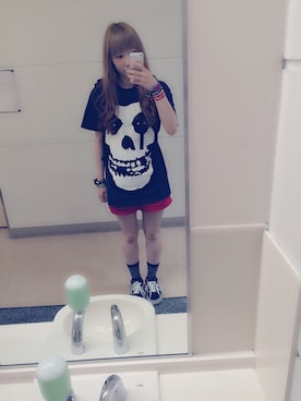 「VANS（バンズ）のVANS OLD SKOOL（スニーカー、ブラック系）」を使った、みくぴすさん（レディース・159cm）の秋コーディネート