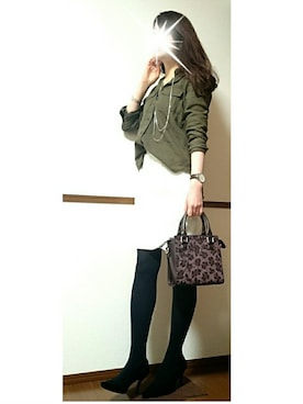 「カーキ×ホワイト」｜「アイテム（その他）」を使った、suuさん（レディース・164cm）の冬コーディネート