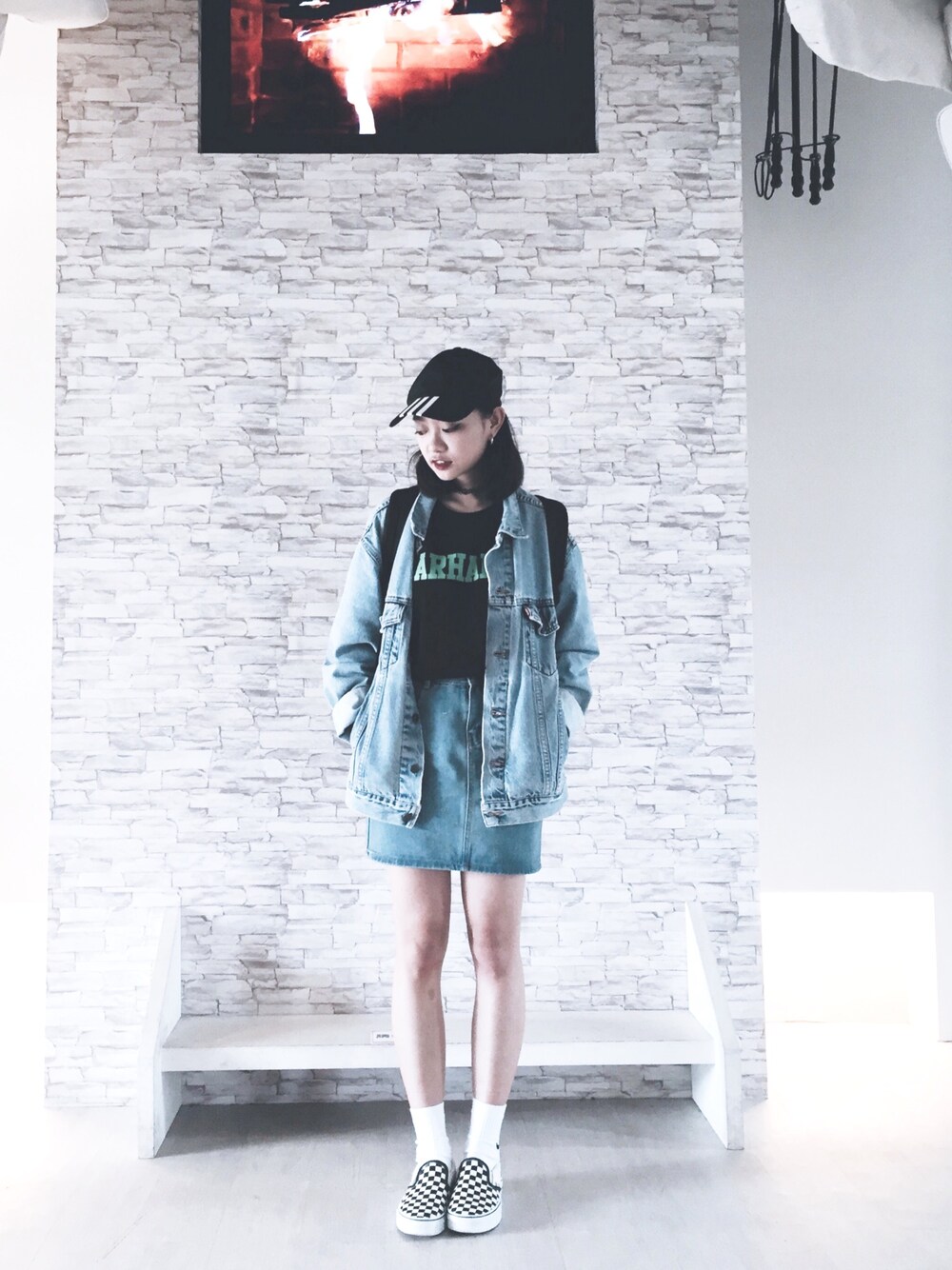 「denim、carhartt、adidas、NIKE、VANS、denimondenim、Levis」｜「adidasのアイテム（キャップ、ブラック系）」を使った、Serena Chenさん（レディース・164cm）の春コーディネートの1枚目の写真