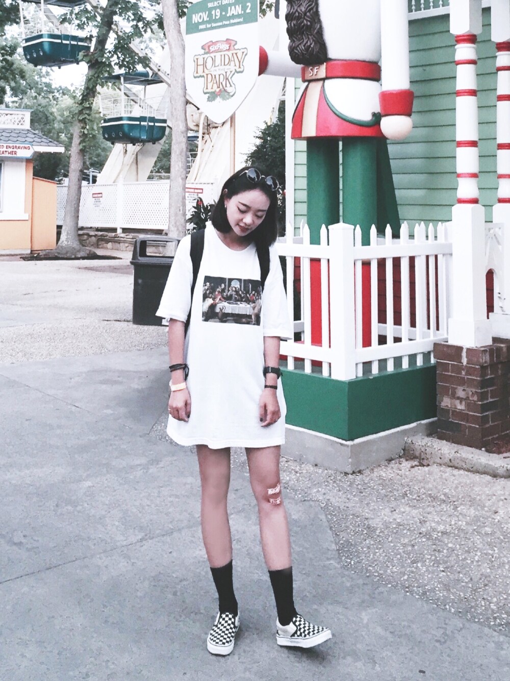 「pizza skateboards、VANS、ootd、black and white、THRASHER、六文錢、summer」｜「PIZZA SKATEBOARDSのアイテム（Tシャツ/カットソー、ホワイト系）」を使った、Serena Chenさん（レディース・164cm）の夏コーディネートの1枚目の写真