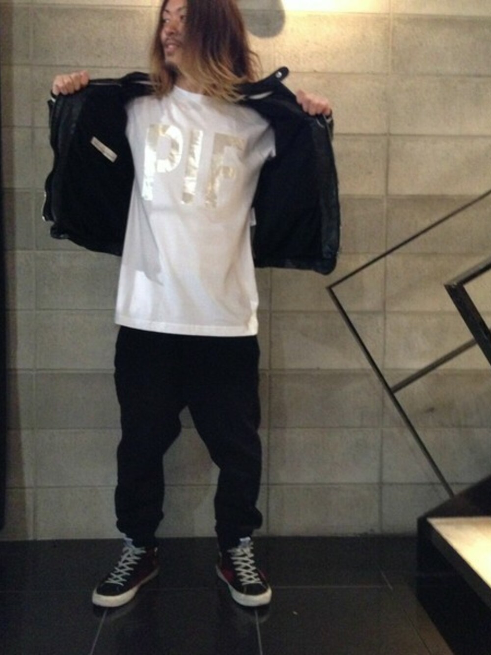 「WE」｜「L.H.PのLHP/ｴﾙｴｲﾁﾋﾟｰ/HOOD BY AIR/フッドﾊﾞｲエアー/ﾌｰﾄﾞﾊﾞｲエアー/PIF TEE （Tシャツ/カットソー、ホワイト系）」を使った、kazuya muraiさん（メンズ・170cm）の秋コーディネートの1枚目の写真