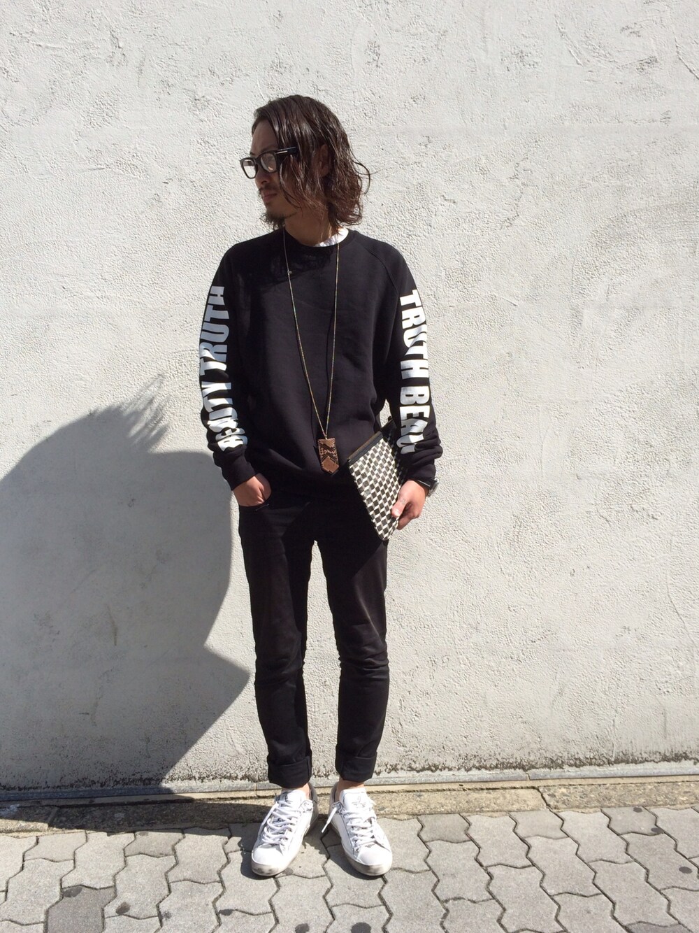 「切り替えシャツ、黒縁メガネ、MSGM、LHP名古屋」｜「L.H.PのSNEAKERS SUPERSTAR（シューズ、ホワイト系）」を使った、kazuya muraiさん（メンズ・170cm）の秋コーディネートの1枚目の写真