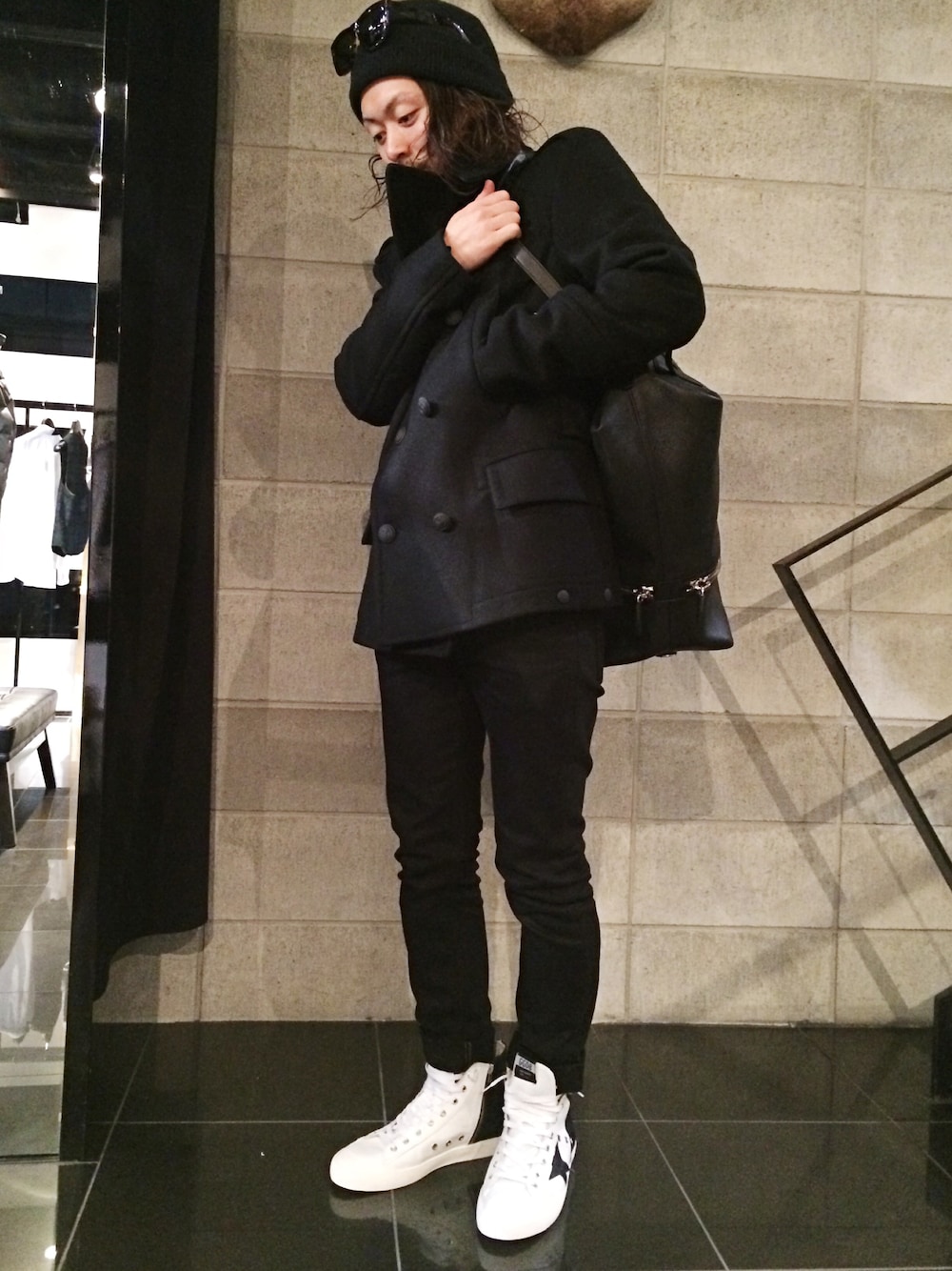 「ピーコート、ウインドウペン、GOLDEN GOOSE、adsr、LHP名古屋」｜「L.H.PのSNEAKER FRANCY（シューズ、ブラック系）」を使った、kazuya muraiさん（メンズ・170cm）の秋コーディネートの1枚目の写真