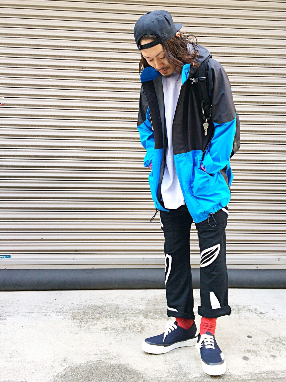 「Julien david、quiksilver、バレンタインデートスタイル、スケータースタイル、ゆったりコーデ、Alexander Wang、LHP名古屋」｜「L.H.PのLHP/エルエイチピー/CHMPGN/シャンペン・シャンパン/Chmpgn Classique All Black（キャップ、ブラック系）」を使った、kazuya muraiさん（メンズ・170cm）の冬コーディネートの1枚目の写真
