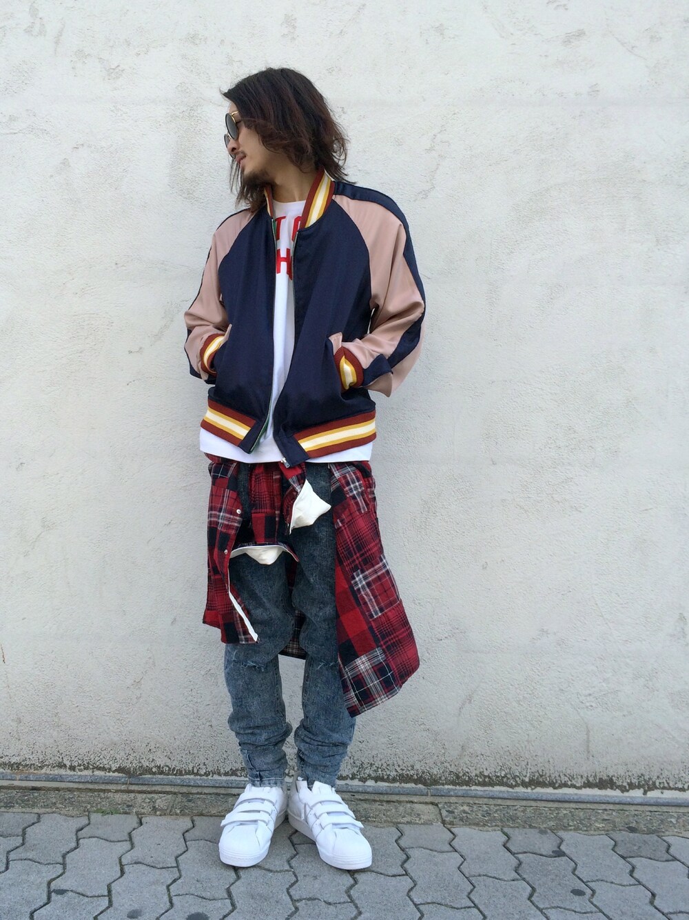 「クラッシュデニム、スカジャン、soe、juunj、ネルシャツ、LHP名古屋」｜「adidas OriginalsのLHP/エルエイチピー/adidas by Juun.J/アディダスバイジューンジェイ/PROMODEL 80S HI（スニーカー、ホワイト系）」を使った、kazuya muraiさん（メンズ・170cm）の春コーディネートの1枚目の写真