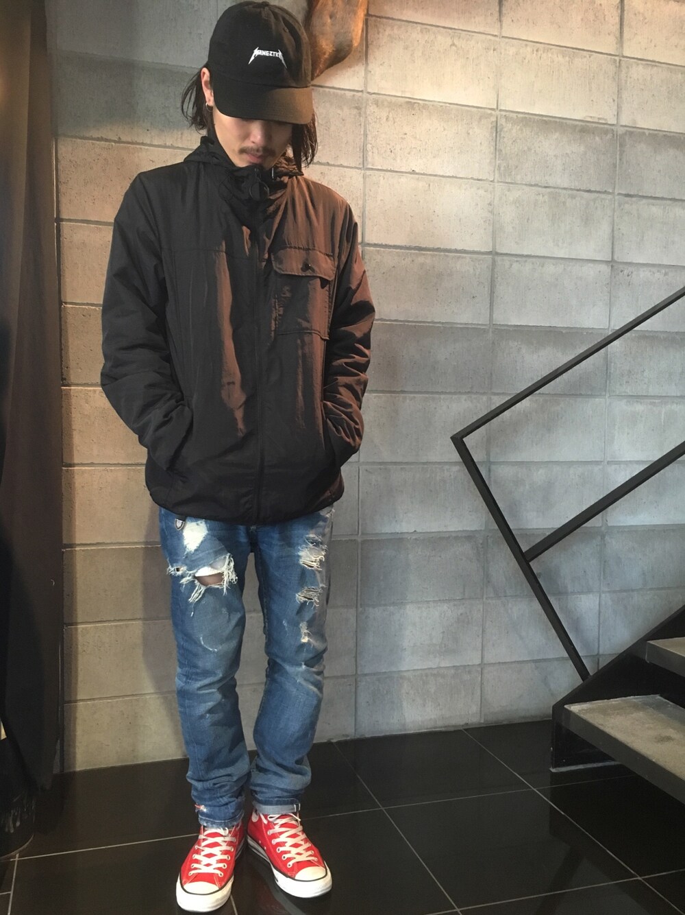 「春、スニーカー、ミリタリー、Alexander Wang、デニム、キャップ、LHP名古屋」｜「alexanderwangのアイテム（ジャケット/アウター、ブラック系）」を使った、kazuya muraiさん（メンズ・168cm）の冬コーディネートの1枚目の写真