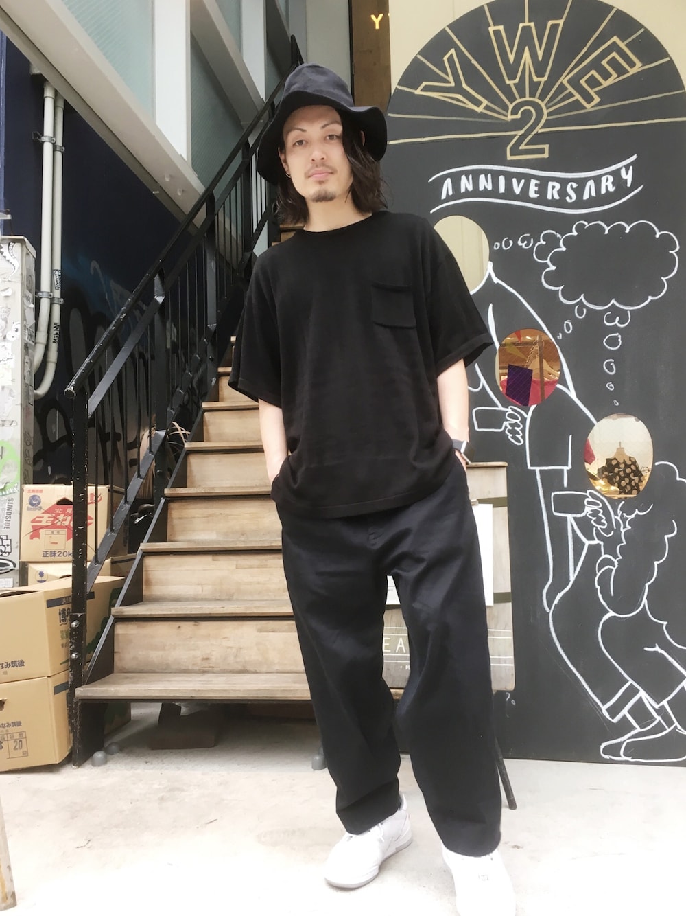 「シンプルコーデ、はるコーデ、オーバーサイズ、雨の日コーデ、MARNI、LHP名古屋、gosharubchinskiy」｜「L.H.PのLHP/ルーズニットTee（トップス、ブラック系）」を使った、kazuya muraiさん（メンズ・168cm）の春コーディネートの1枚目の写真